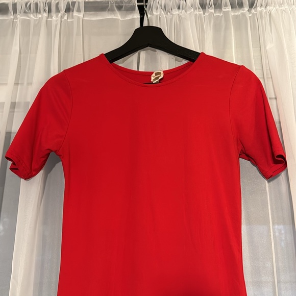 Red dress - Picture 2 of 2